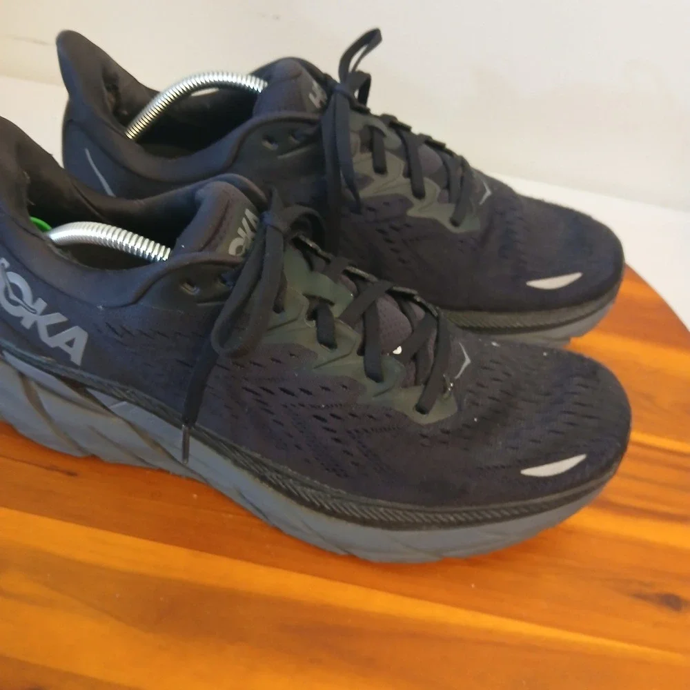 Hoka One One see images